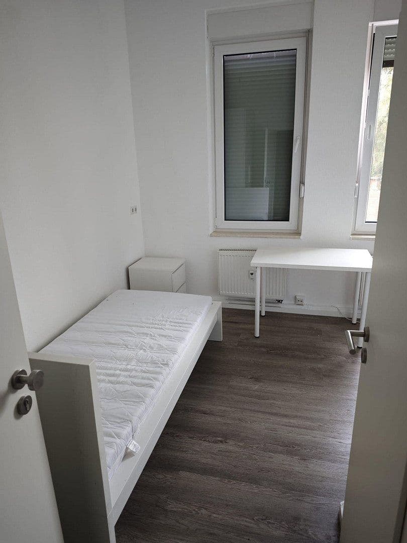 Pronájem bytu 1+1 14 m², Karlsruhe, Bádensko-Württembersko Pronájem bytu 1+1 14 m², Karlsruhe, Bádensko-Württembersko
