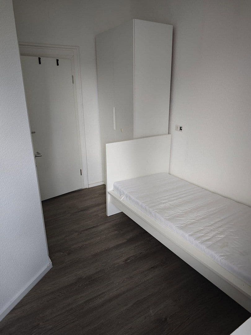 Pronájem bytu 1+1 14 m², Karlsruhe, Bádensko-Württembersko Pronájem bytu 1+1 14 m², Karlsruhe, Bádensko-Württembersko