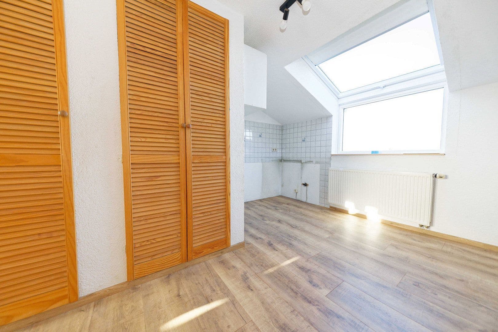 Pronájem bytu 1+1 33 m², Dittrichstraße 1, Kamenec, Sasko Pronájem bytu 1+1 33 m², Dittrichstraße 1, Kamenec, Sasko