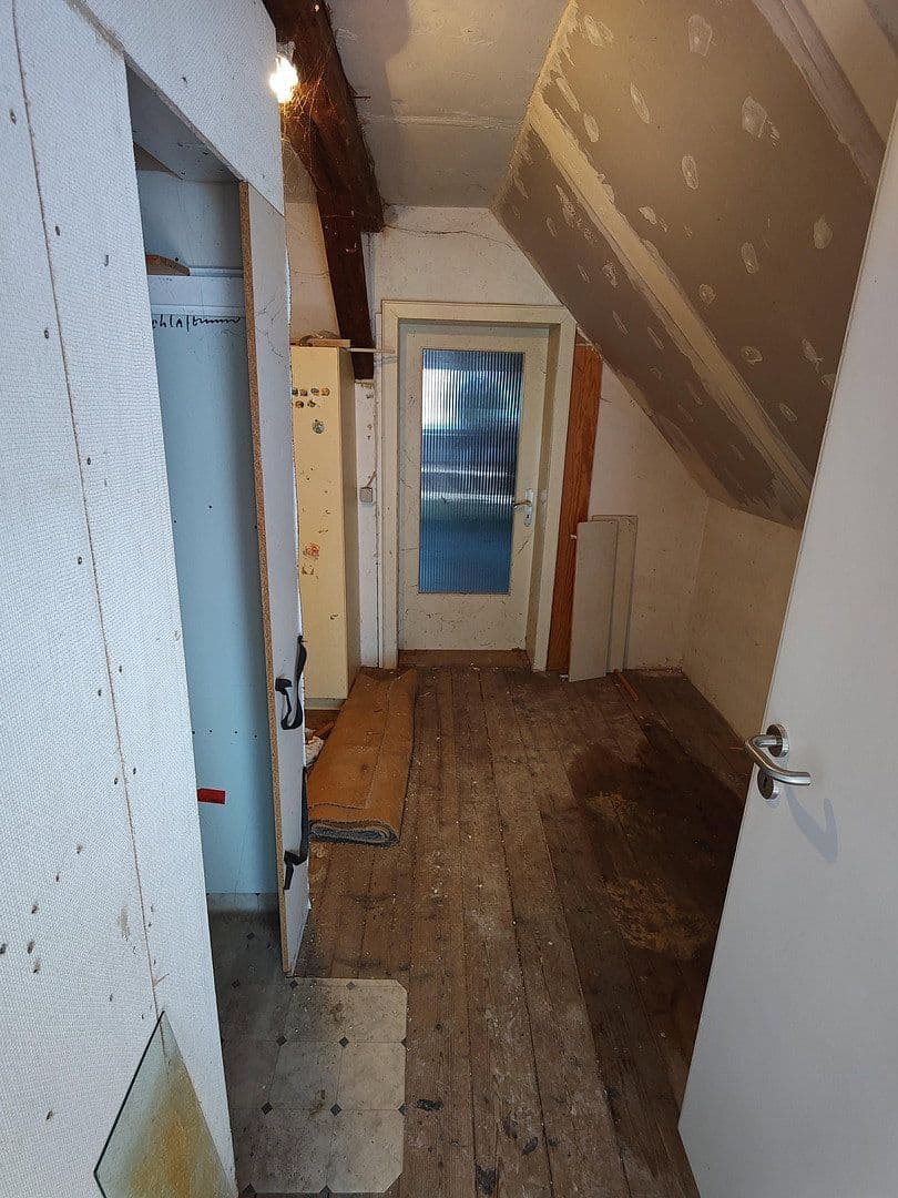 Prodej domu 350 m², pozemek 2.500 m², Soltauer Straße 19, Uelzen, Dolní Sasko Prodej domu 350 m², pozemek 2.500 m², Soltauer Straße 19, Uelzen, Dolní Sasko