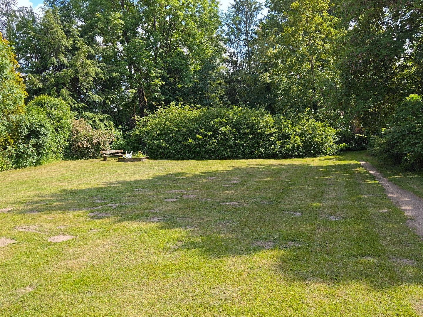 Prodej domu 350 m², pozemek 2.500 m², Soltauer Straße 19, Uelzen, Dolní Sasko Prodej domu 350 m², pozemek 2.500 m², Soltauer Straße 19, Uelzen, Dolní Sasko