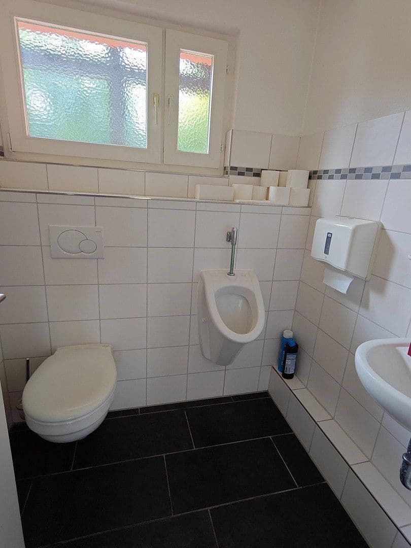 Prodej domu 350 m², pozemek 2.500 m², Soltauer Straße 19, Uelzen, Dolní Sasko Prodej domu 350 m², pozemek 2.500 m², Soltauer Straße 19, Uelzen, Dolní Sasko