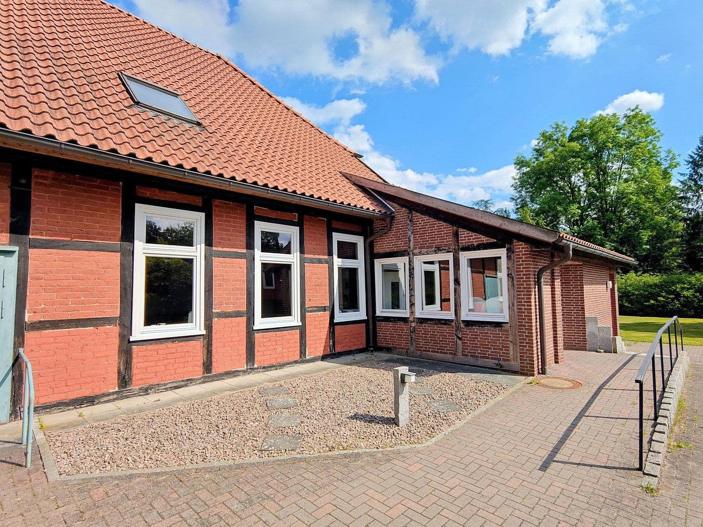 Prodej domu 350 m², pozemek 2.500 m², Soltauer Straße 19, Uelzen, Dolní Sasko Prodej domu 350 m², pozemek 2.500 m², Soltauer Straße 19, Uelzen, Dolní Sasko