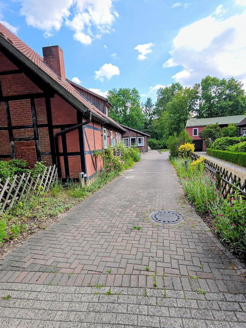 Prodej domu 350 m², pozemek 2.500 m², Soltauer Straße 19, Uelzen, Dolní Sasko Prodej domu 350 m², pozemek 2.500 m², Soltauer Straße 19, Uelzen, Dolní Sasko