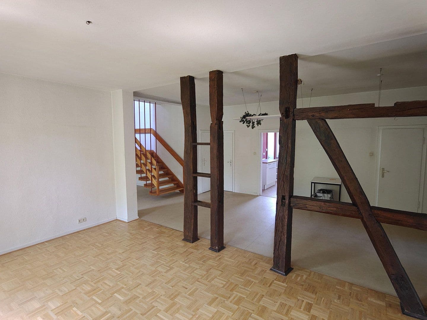 Prodej domu 350 m², pozemek 2.500 m², Soltauer Straße 19, Uelzen, Dolní Sasko Prodej domu 350 m², pozemek 2.500 m², Soltauer Straße 19, Uelzen, Dolní Sasko