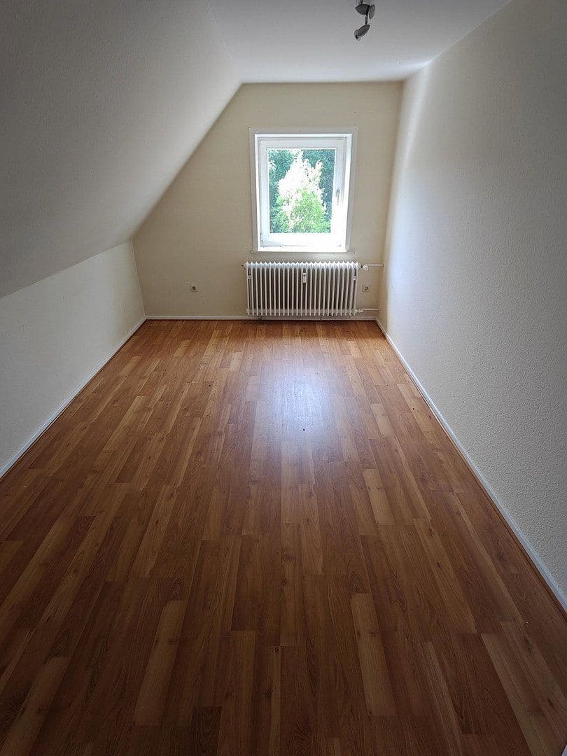 Prodej domu 350 m², pozemek 2.500 m², Soltauer Straße 19, Uelzen, Dolní Sasko Prodej domu 350 m², pozemek 2.500 m², Soltauer Straße 19, Uelzen, Dolní Sasko