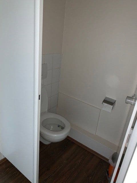 Pronájem kanceláře 42 m², Oberbenrader Str. 51, Nordrhein-Westfalen - Krefeld, Severní Porýní-Vestfálsko Pronájem kanceláře 42 m², Oberbenrader Str. 51, Nordrhein-Westfalen - Krefeld, Severní Porýní-Vestfálsko