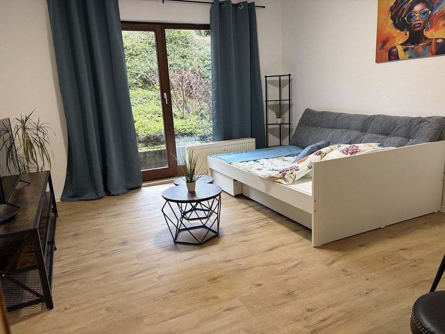 Pronájem bytu 1+1 25 m², Trier, Porýní-Falc Pronájem bytu 1+1 25 m², Trier, Porýní-Falc