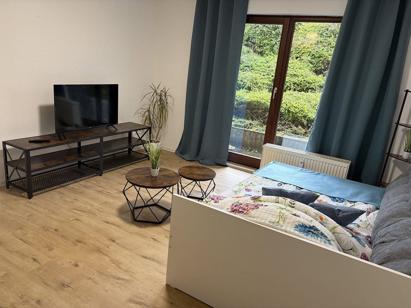 Pronájem bytu 1+1 25 m², Trier, Porýní-Falc Pronájem bytu 1+1 25 m², Trier, Porýní-Falc