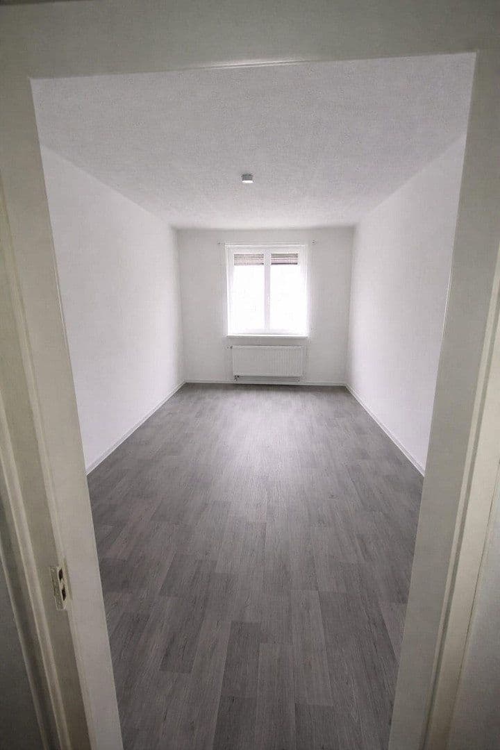 Pronájem bytu 3+1 71 m², Bahnhofstraße 15, Neustadt in Sachsen, Sasko Pronájem bytu 3+1 71 m², Bahnhofstraße 15, Neustadt in Sachsen, Sasko