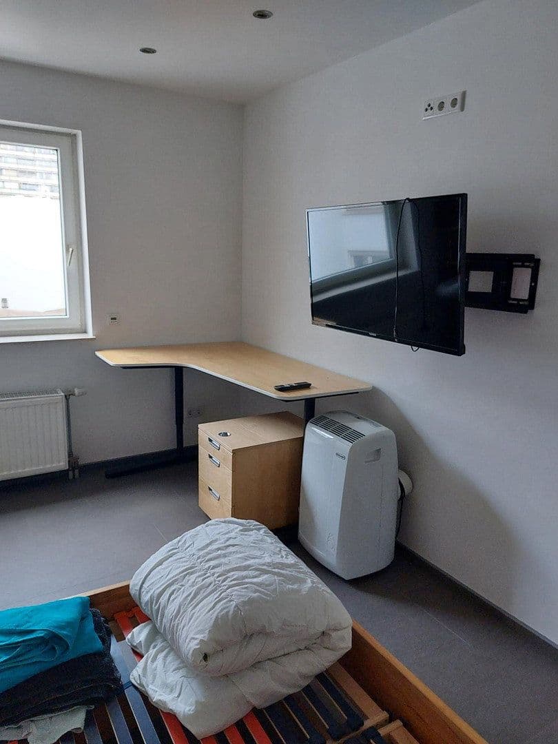 Pronájem bytu 2+1 40 m², Ludwigshafen, Porýní-Falc Pronájem bytu 2+1 40 m², Ludwigshafen, Porýní-Falc