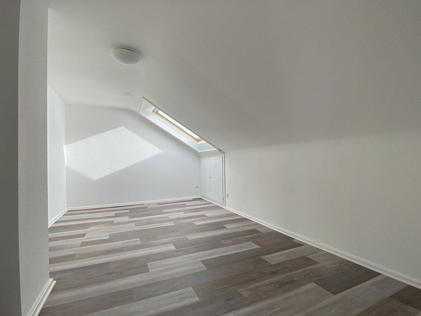 Pronájem bytu 2+1 40 m², Schillerstraße 6, Lambrecht, Porýní-Falc Pronájem bytu 2+1 40 m², Schillerstraße 6, Lambrecht, Porýní-Falc