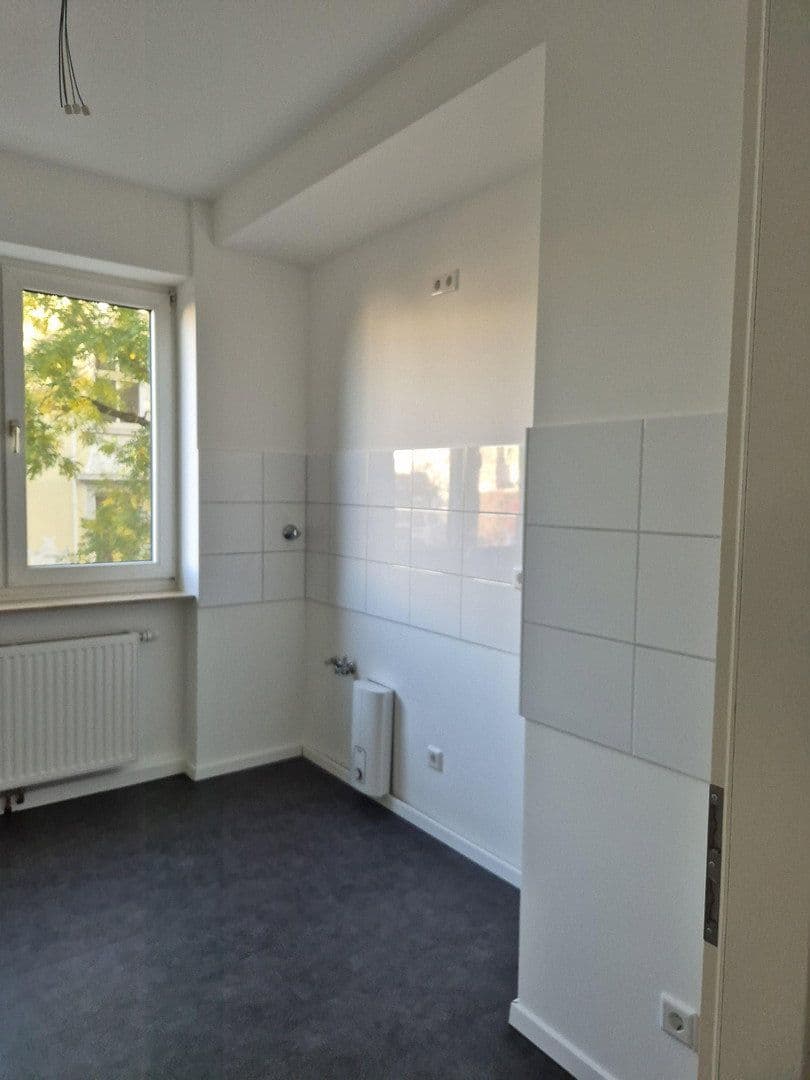 Pronájem bytu 2+1 61 m², Düsseldorf, Severní Porýní-Vestfálsko Pronájem bytu 2+1 61 m², Düsseldorf, Severní Porýní-Vestfálsko