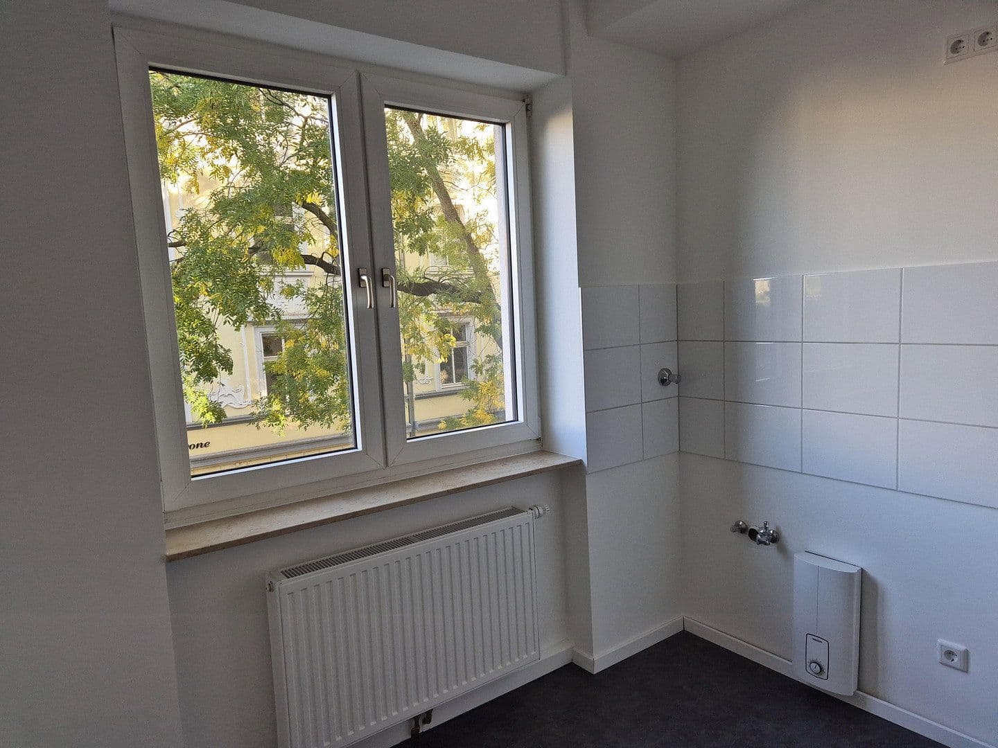 Pronájem bytu 2+1 61 m², Düsseldorf, Severní Porýní-Vestfálsko Pronájem bytu 2+1 61 m², Düsseldorf, Severní Porýní-Vestfálsko