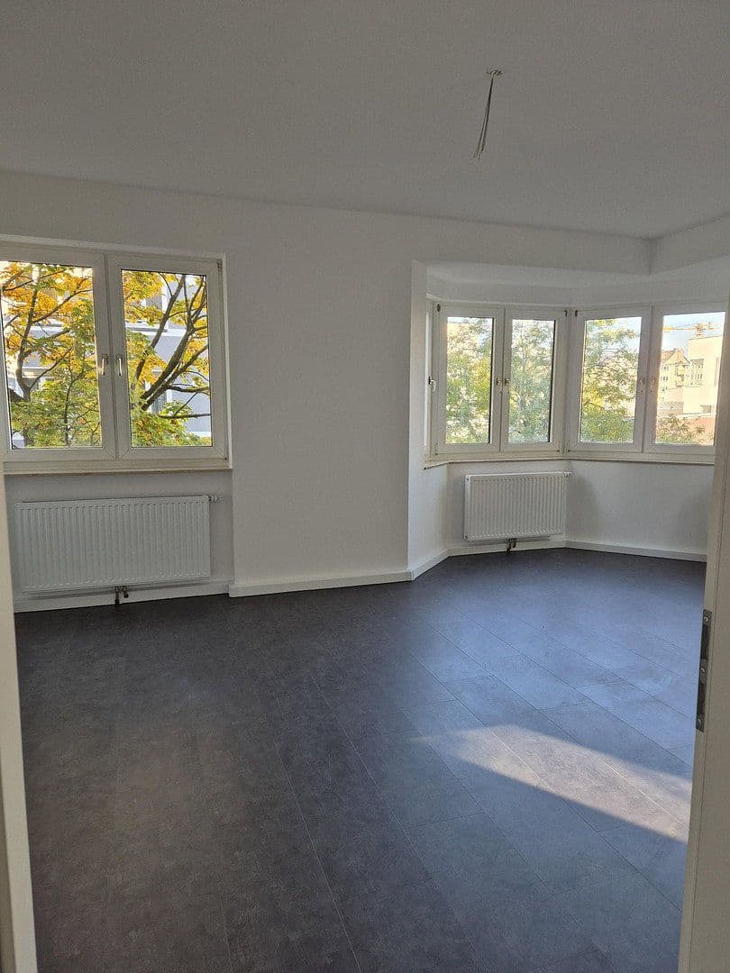 Pronájem bytu 2+1 61 m², Düsseldorf, Severní Porýní-Vestfálsko Pronájem bytu 2+1 61 m², Düsseldorf, Severní Porýní-Vestfálsko