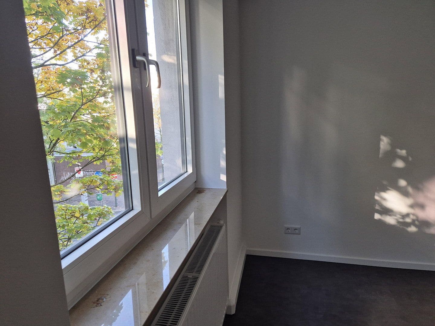 Pronájem bytu 2+1 61 m², Düsseldorf, Severní Porýní-Vestfálsko Pronájem bytu 2+1 61 m², Düsseldorf, Severní Porýní-Vestfálsko