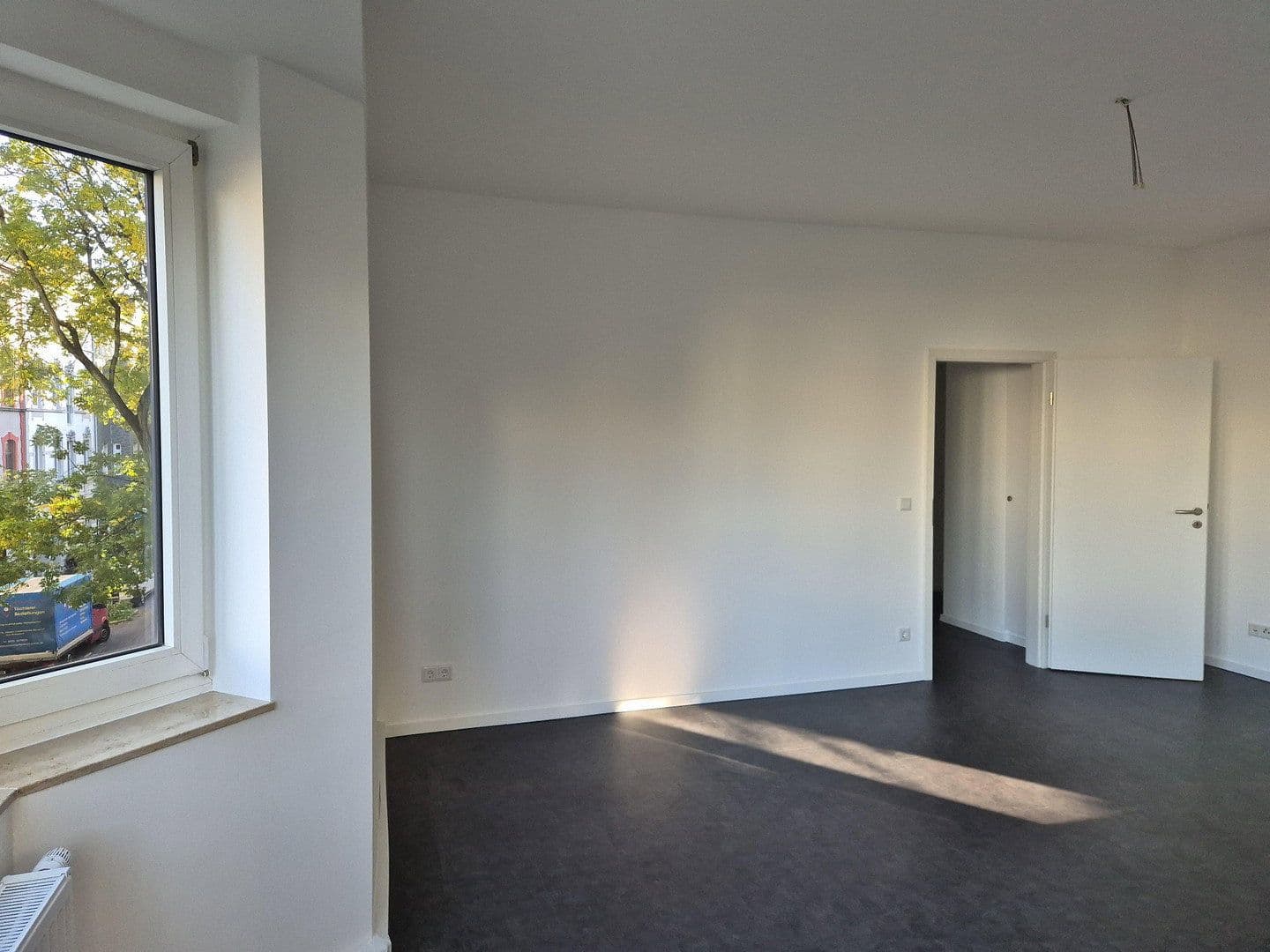 Pronájem bytu 2+1 61 m², Düsseldorf, Severní Porýní-Vestfálsko Pronájem bytu 2+1 61 m², Düsseldorf, Severní Porýní-Vestfálsko