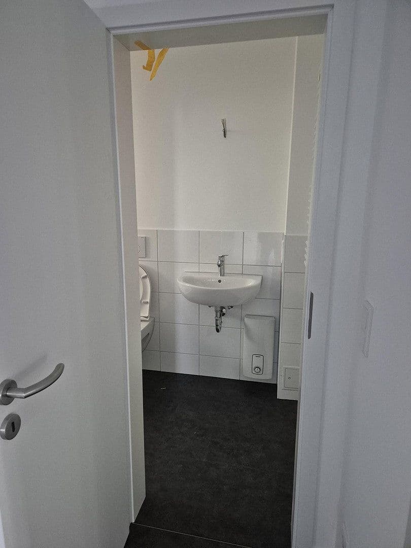Pronájem bytu 2+1 61 m², Düsseldorf, Severní Porýní-Vestfálsko Pronájem bytu 2+1 61 m², Düsseldorf, Severní Porýní-Vestfálsko