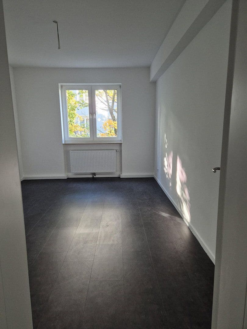 Pronájem bytu 2+1 61 m², Düsseldorf, Severní Porýní-Vestfálsko Pronájem bytu 2+1 61 m², Düsseldorf, Severní Porýní-Vestfálsko