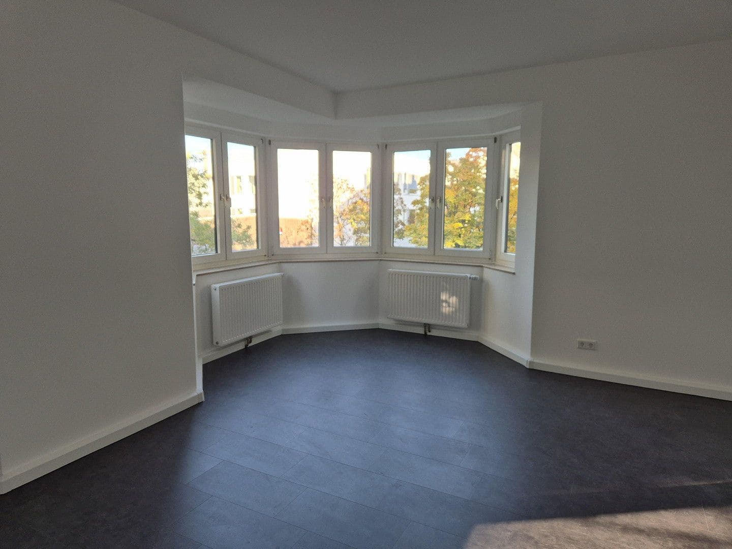 Pronájem bytu 2+1 61 m², Düsseldorf, Severní Porýní-Vestfálsko Pronájem bytu 2+1 61 m², Düsseldorf, Severní Porýní-Vestfálsko