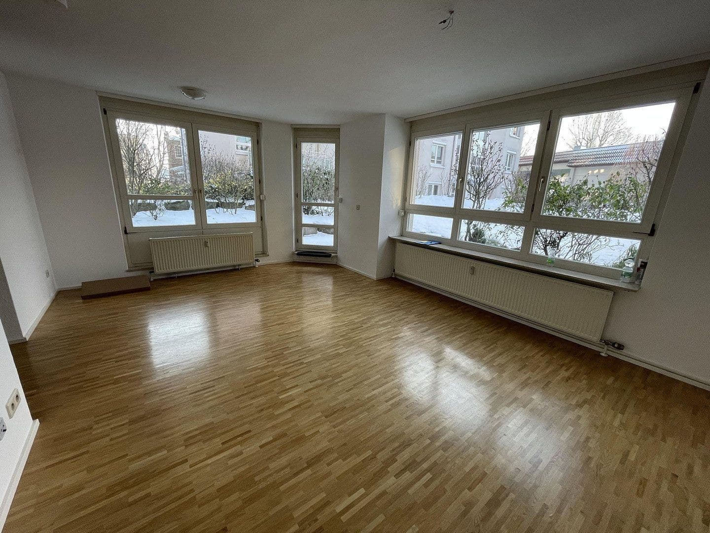 Pronájem bytu 2+kk 60 m², Stuttgart, Bádensko-Württembersko Pronájem bytu 2+kk 60 m², Stuttgart, Bádensko-Württembersko