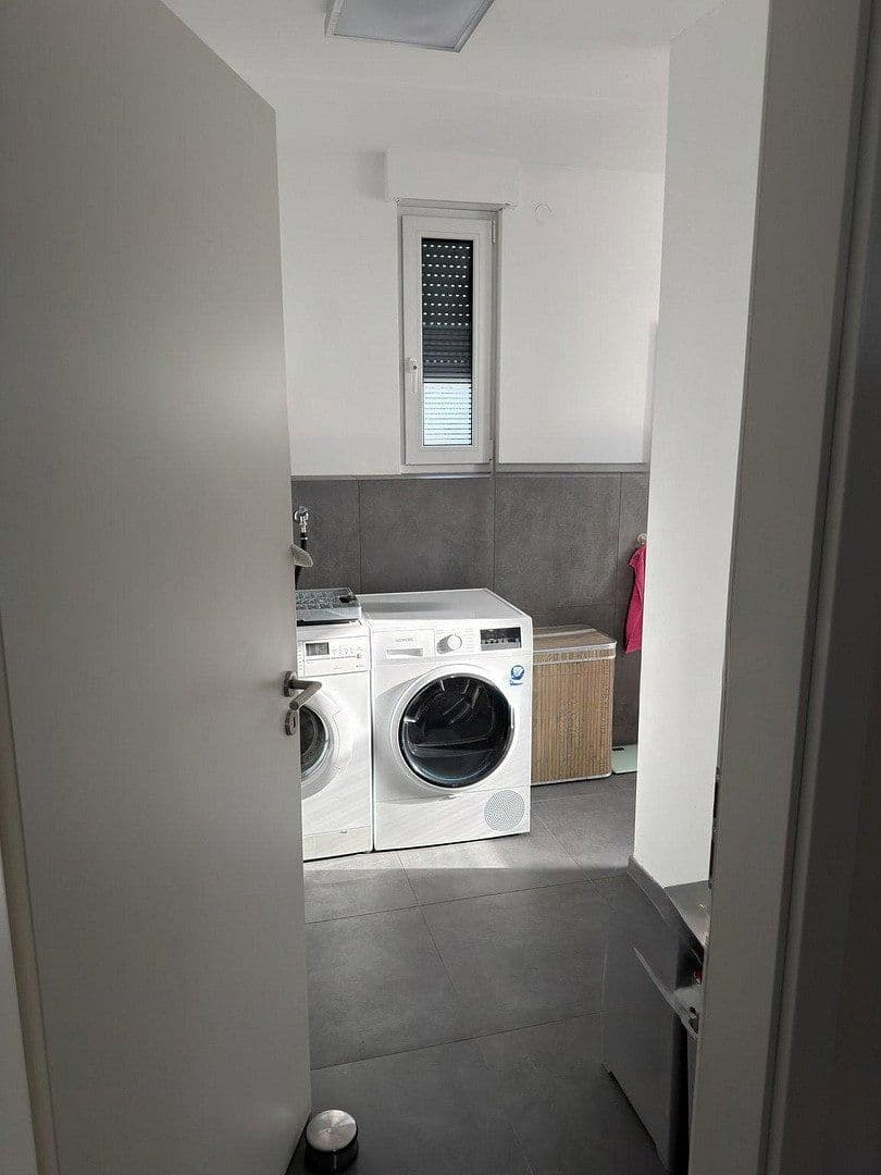 Pronájem bytu 4+1 135 m², Am Siefen 54, Solingen, Severní Porýní-Vestfálsko Pronájem bytu 4+1 135 m², Am Siefen 54, Solingen, Severní Porýní-Vestfálsko