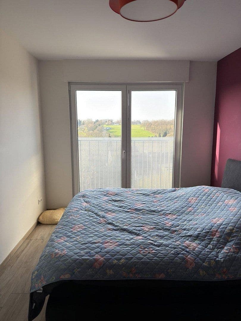 Pronájem bytu 4+1 135 m², Am Siefen 54, Solingen, Severní Porýní-Vestfálsko Pronájem bytu 4+1 135 m², Am Siefen 54, Solingen, Severní Porýní-Vestfálsko