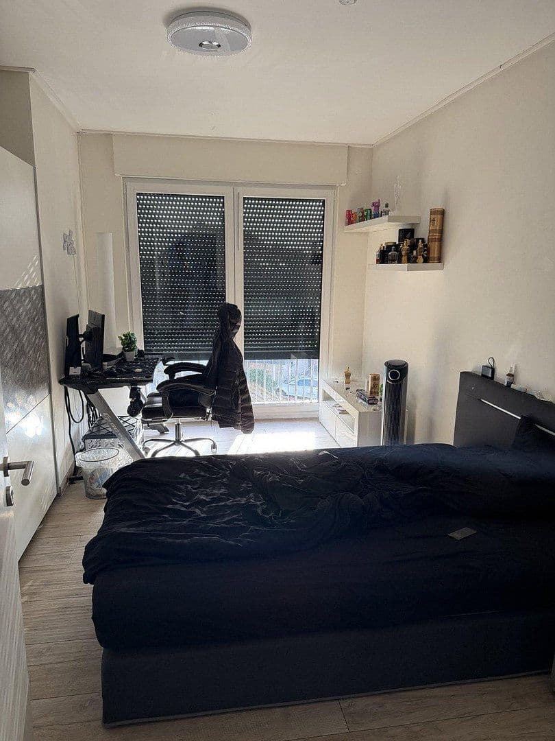 Pronájem bytu 4+1 135 m², Am Siefen 54, Solingen, Severní Porýní-Vestfálsko Pronájem bytu 4+1 135 m², Am Siefen 54, Solingen, Severní Porýní-Vestfálsko