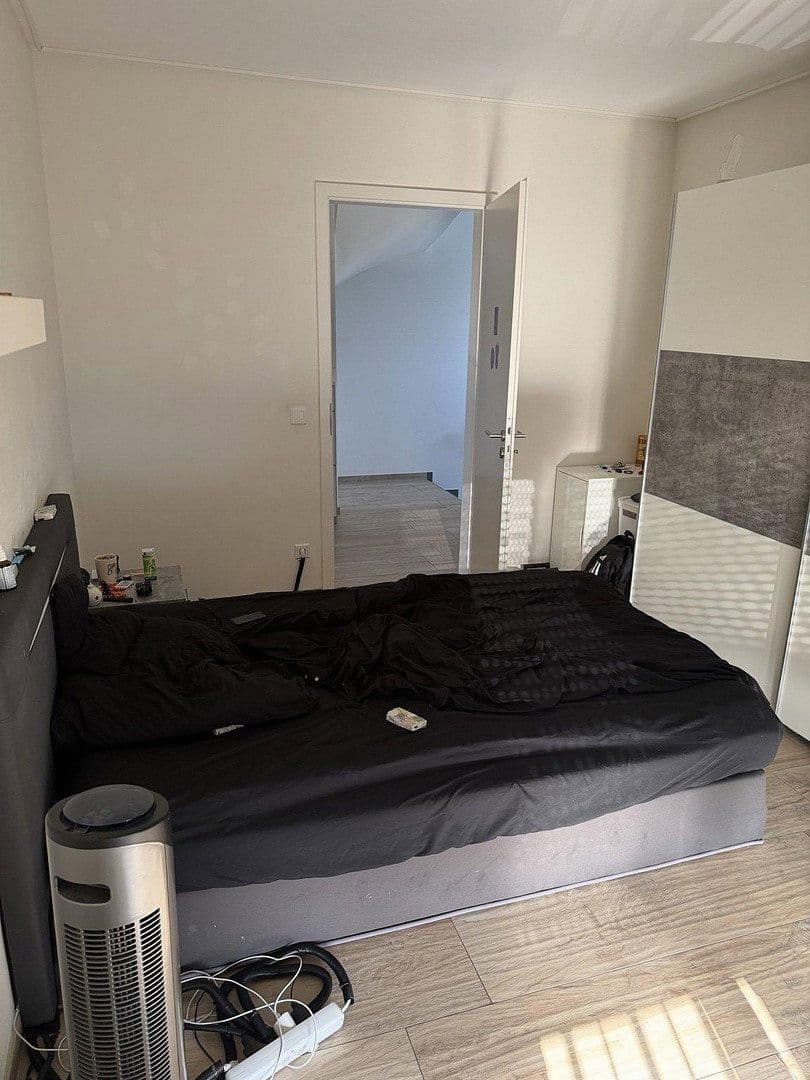 Pronájem bytu 4+1 135 m², Am Siefen 54, Solingen, Severní Porýní-Vestfálsko Pronájem bytu 4+1 135 m², Am Siefen 54, Solingen, Severní Porýní-Vestfálsko