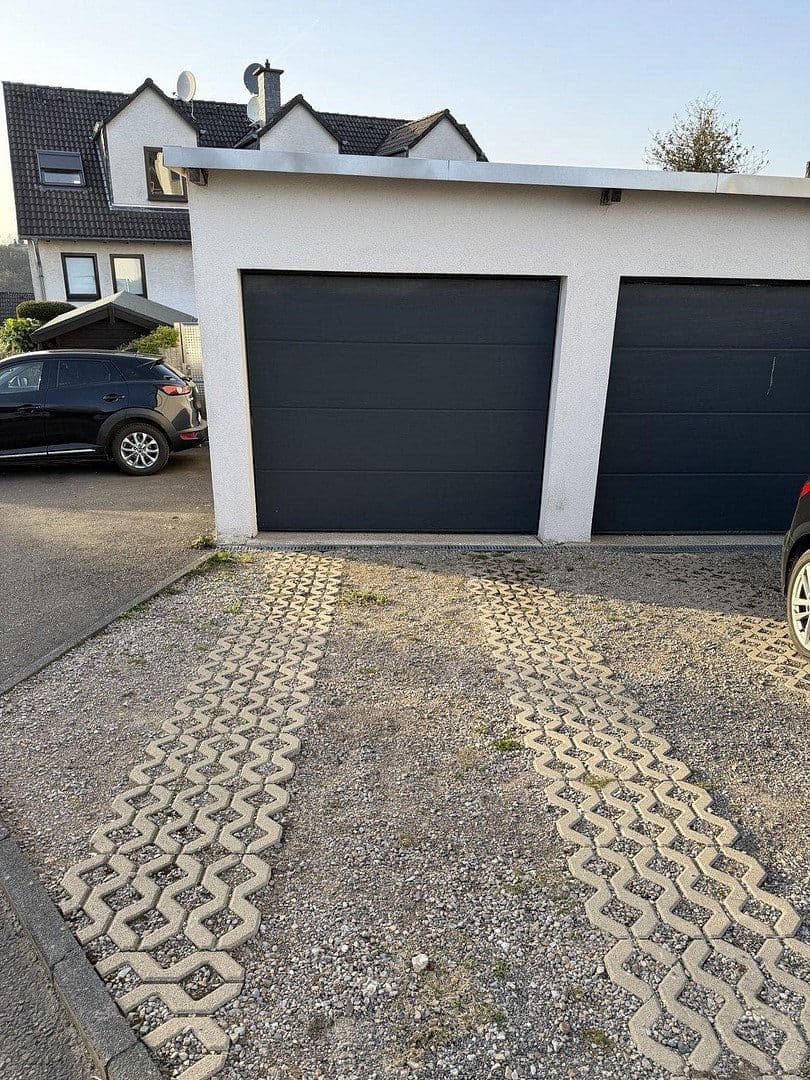 Pronájem bytu 4+1 135 m², Am Siefen 54, Solingen, Severní Porýní-Vestfálsko Pronájem bytu 4+1 135 m², Am Siefen 54, Solingen, Severní Porýní-Vestfálsko