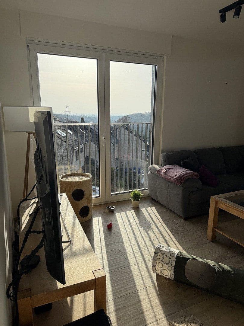 Pronájem bytu 4+1 135 m², Am Siefen 54, Solingen, Severní Porýní-Vestfálsko Pronájem bytu 4+1 135 m², Am Siefen 54, Solingen, Severní Porýní-Vestfálsko