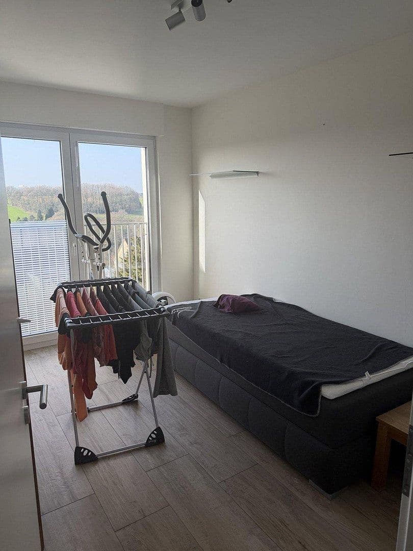 Pronájem bytu 4+1 135 m², Am Siefen 54, Solingen, Severní Porýní-Vestfálsko Pronájem bytu 4+1 135 m², Am Siefen 54, Solingen, Severní Porýní-Vestfálsko