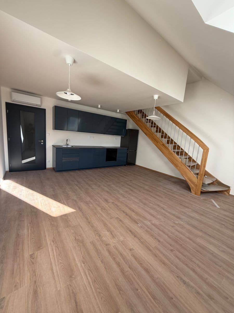 Pronájem bytu 2+kk 85 m², Chodská, Praha, Praha Pronájem bytu 2+kk 85 m², Chodská, Praha, Praha