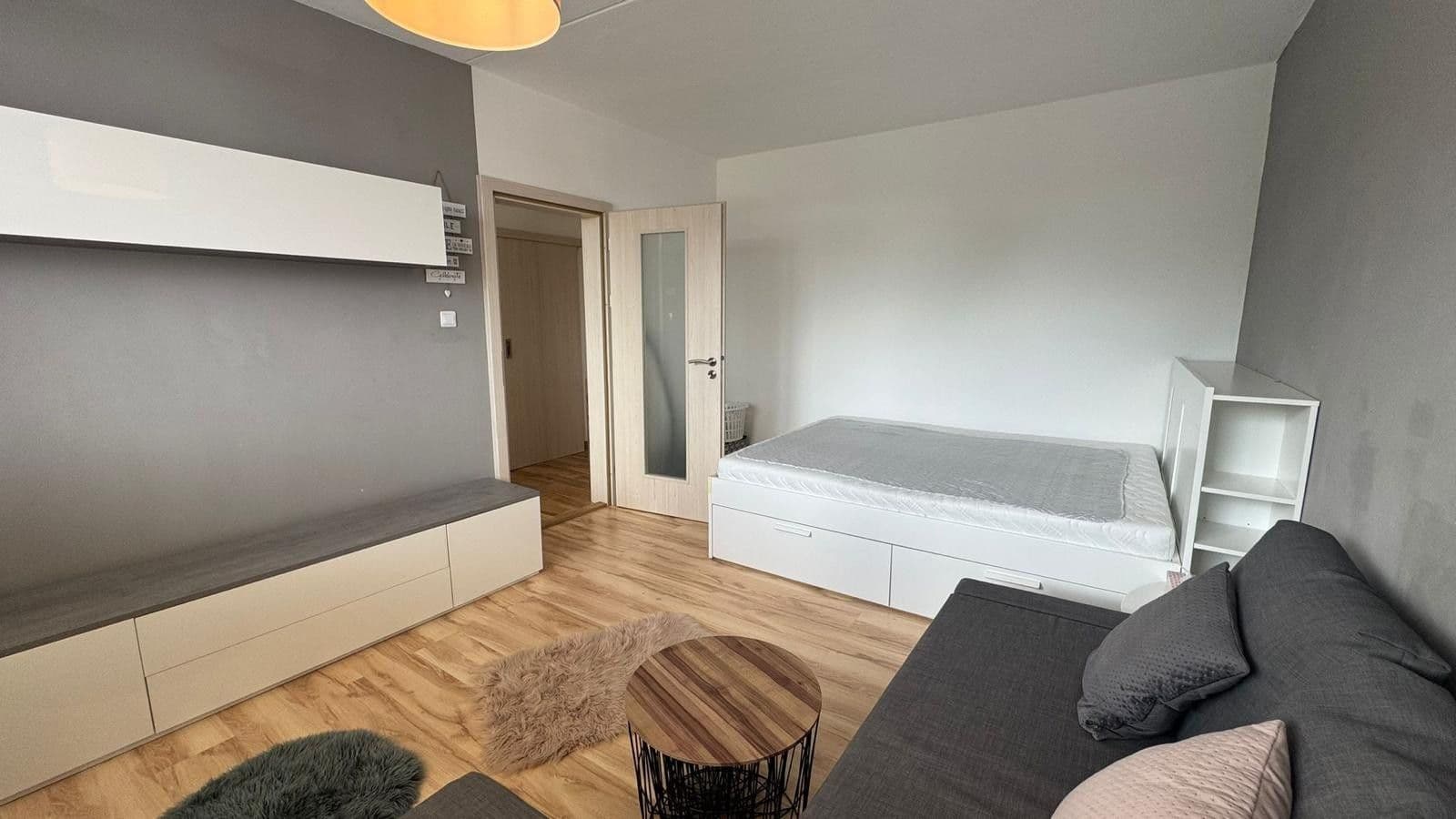Pronájem bytu 1+1 35 m², Telečská, Jihlava, Kraj Vysočina Pronájem bytu 1+1 35 m², Telečská, Jihlava, Kraj Vysočina