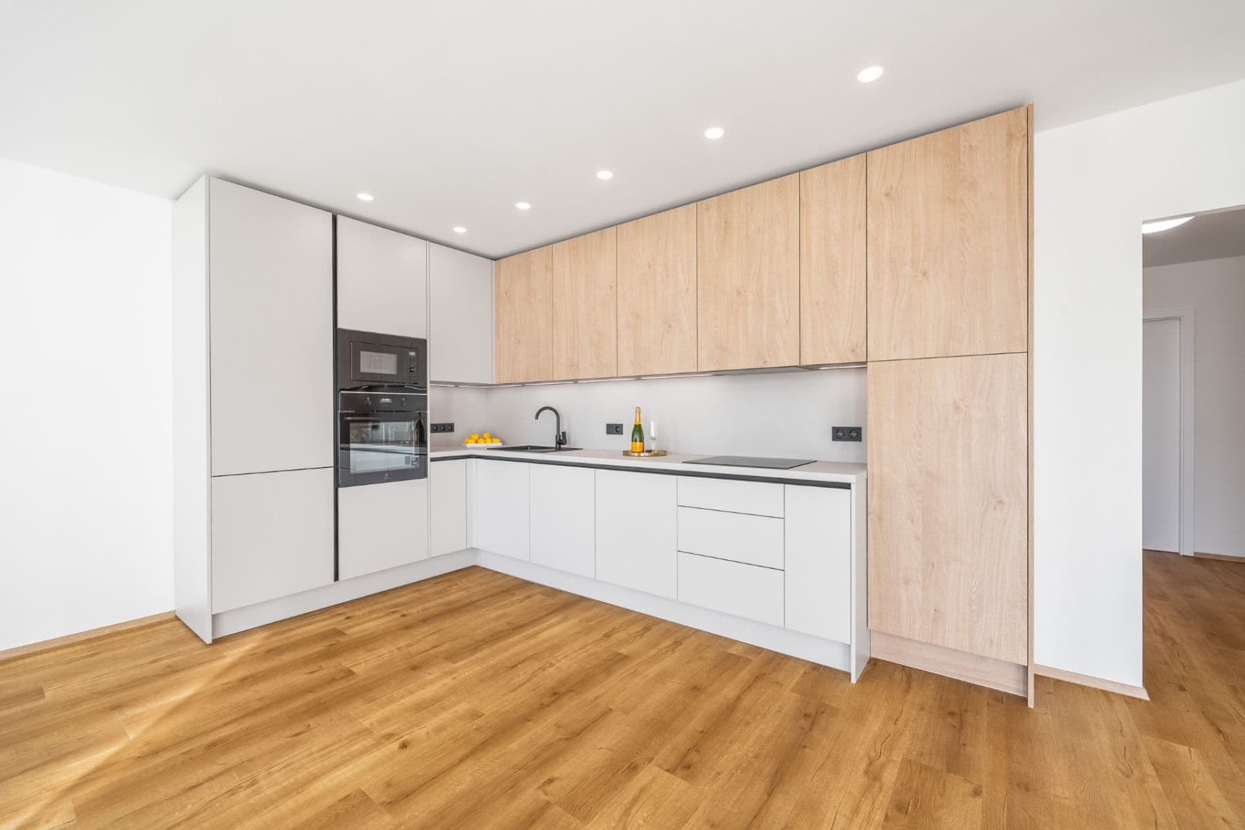 Prodej bytu 3+kk 81 m², Borovanského, Praha, Praha Prodej bytu 3+kk 81 m², Borovanského, Praha, Praha