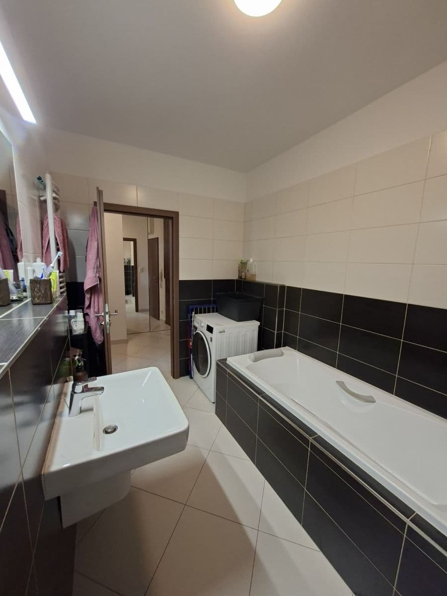 Pronájem bytu 2+kk 55 m², Pod Harfou, Praha, Praha Pronájem bytu 2+kk 55 m², Pod Harfou, Praha, Praha