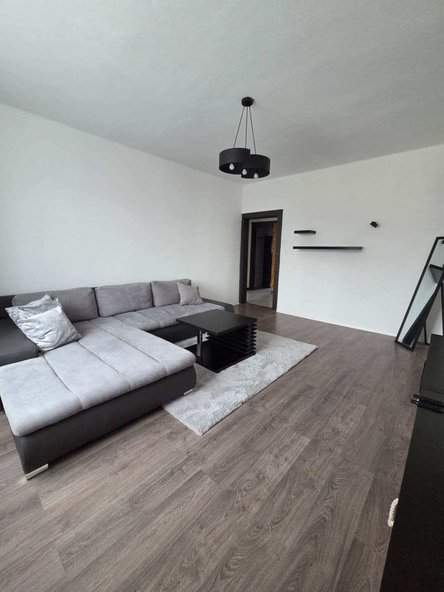 Pronájem bytu 2+1 66 m², Bezručova, Ústí nad Labem, Ústecký kraj Pronájem bytu 2+1 66 m², Bezručova, Ústí nad Labem, Ústecký kraj