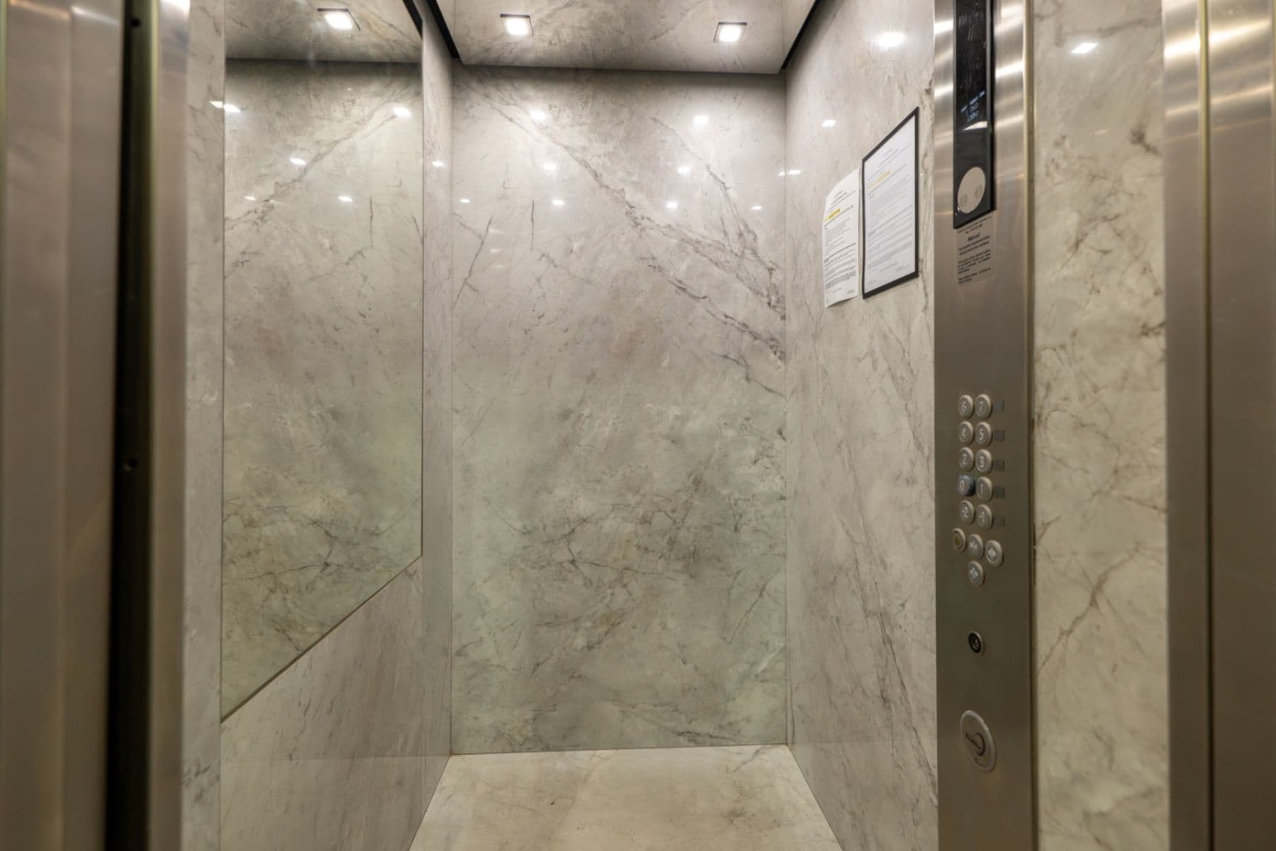 Prodej bytu 3+kk 123 m², Rohanské nábřeží, Praha, Praha Prodej bytu 3+kk 123 m², Rohanské nábřeží, Praha, Praha