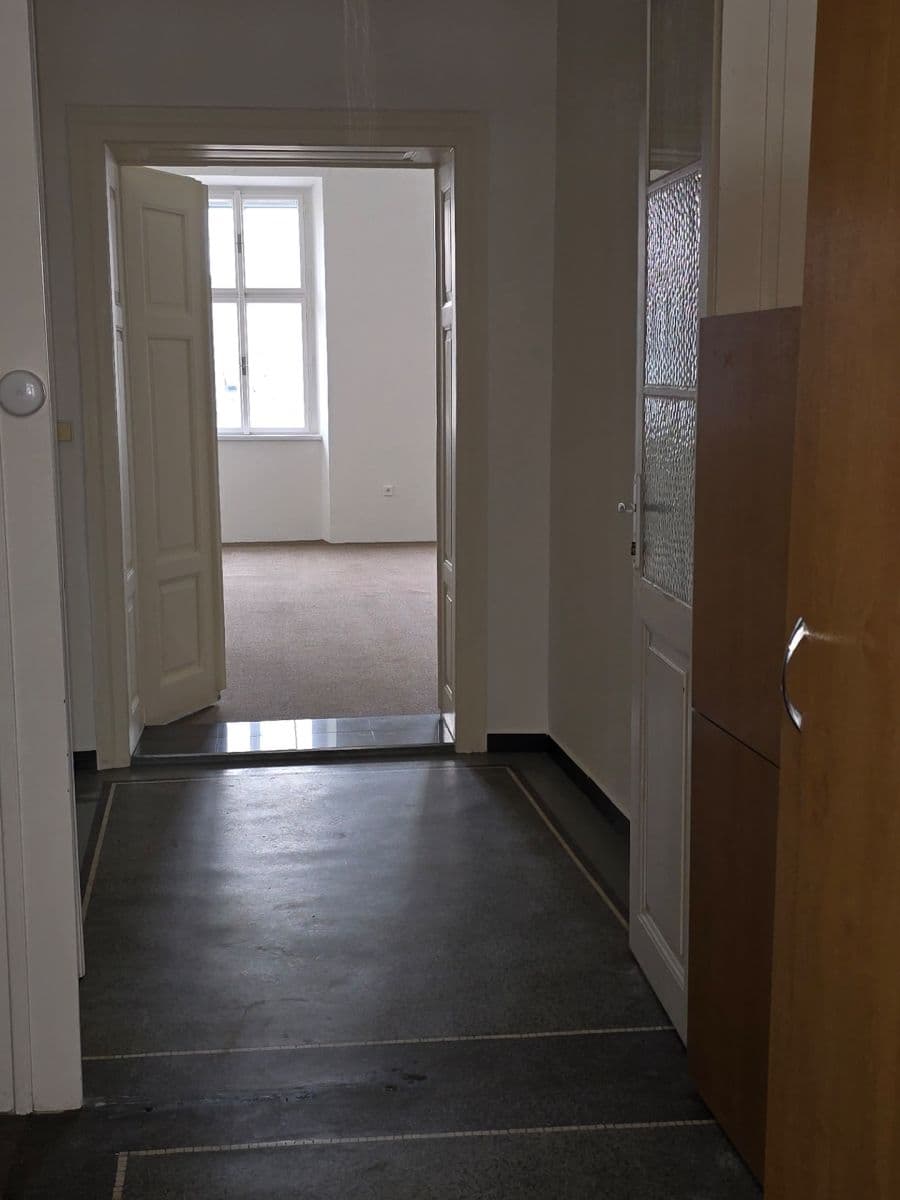 Pronájem bytu 2+1 75 m², Komenského náměstí, Jičín, Královéhradecký kraj Pronájem bytu 2+1 75 m², Komenského náměstí, Jičín, Královéhradecký kraj