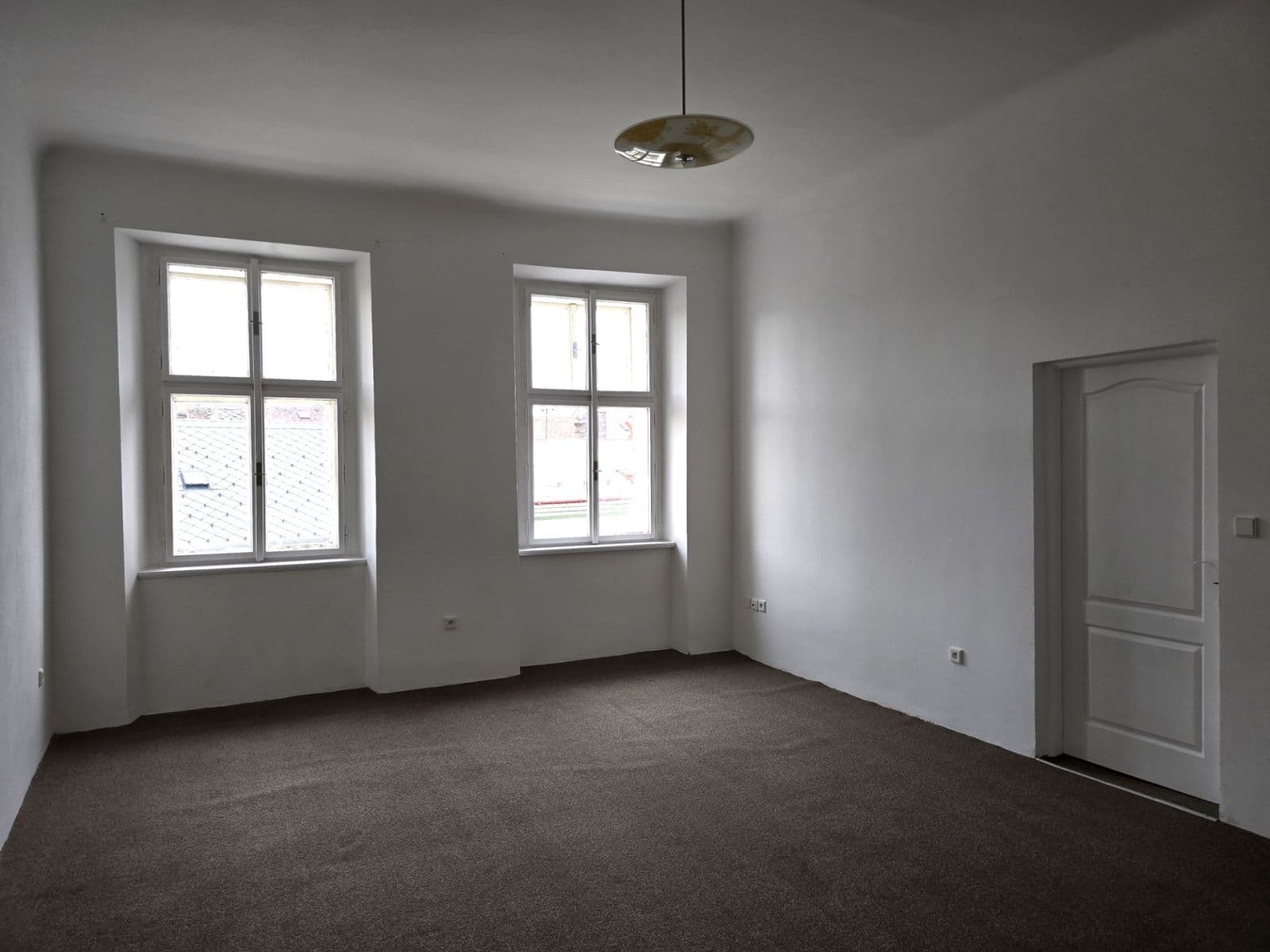 Pronájem bytu 2+1 75 m², Komenského náměstí, Jičín, Královéhradecký kraj Pronájem bytu 2+1 75 m², Komenského náměstí, Jičín, Královéhradecký kraj