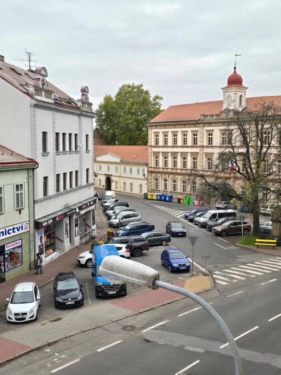 Pronájem bytu 2+1 75 m², Komenského náměstí, Jičín, Královéhradecký kraj Pronájem bytu 2+1 75 m², Komenského náměstí, Jičín, Královéhradecký kraj