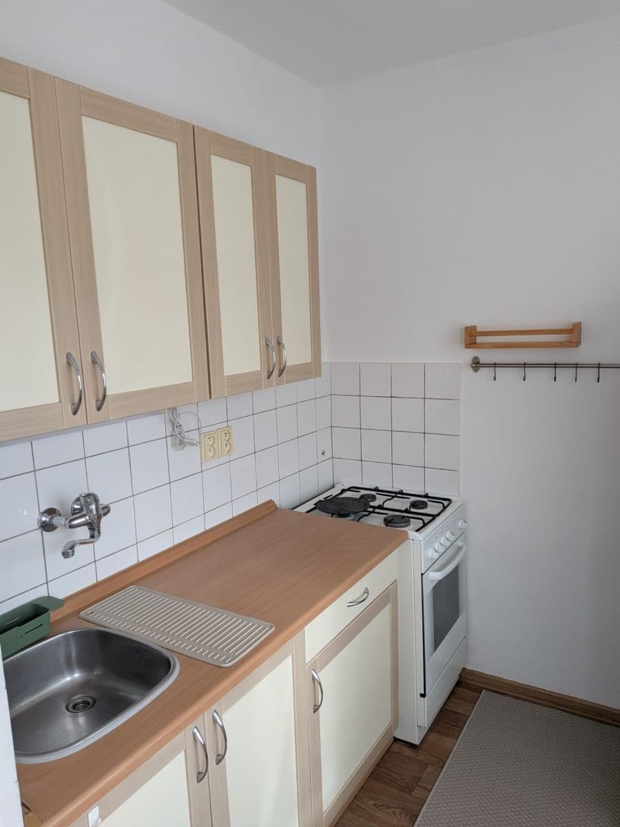 Pronájem bytu 1+kk 28 m², Bělčická, Praha, Praha Pronájem bytu 1+kk 28 m², Bělčická, Praha, Praha