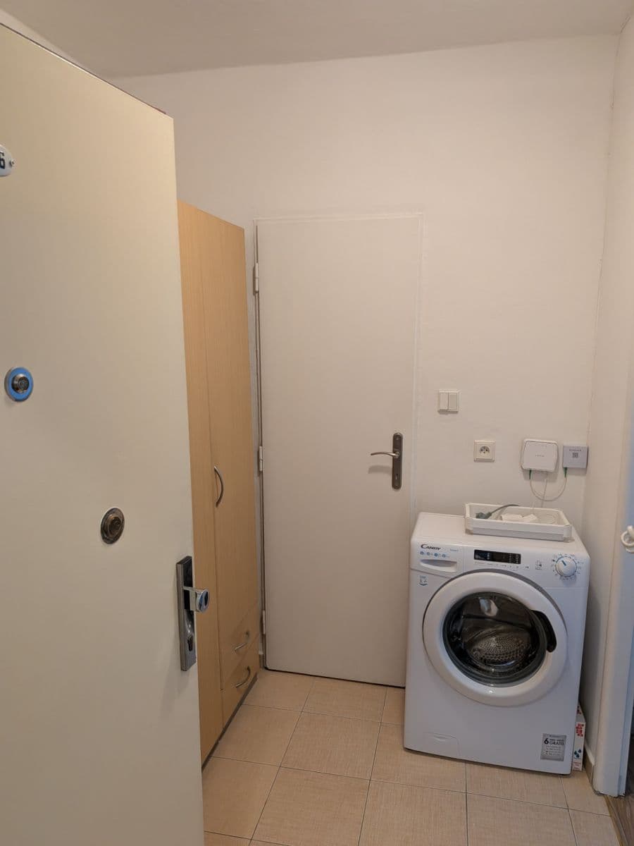 Pronájem bytu 1+kk 28 m², Bělčická, Praha, Praha Pronájem bytu 1+kk 28 m², Bělčická, Praha, Praha