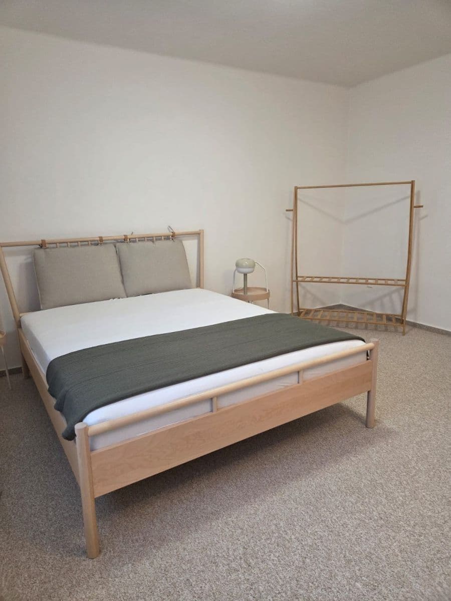 Pronájem bytu 1+1 58 m², K Lukám, Praha, Praha Pronájem bytu 1+1 58 m², K Lukám, Praha, Praha