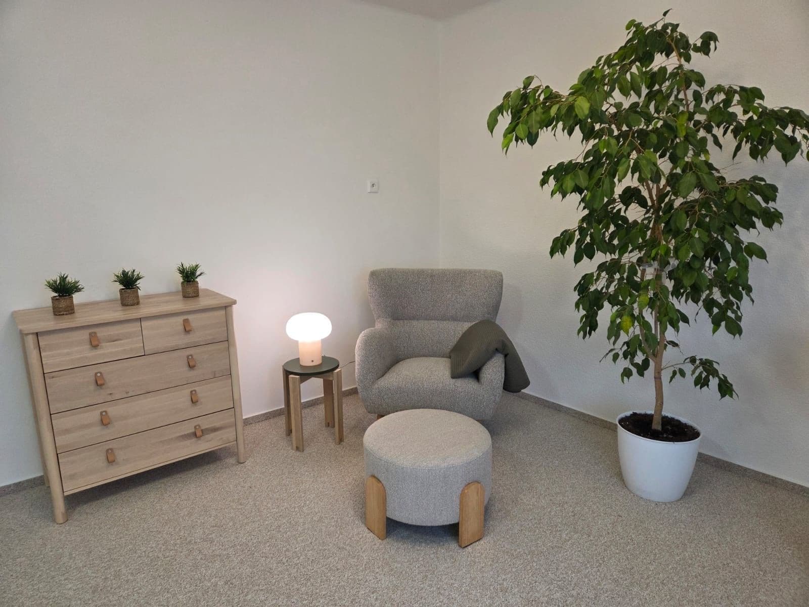 Pronájem bytu 1+1 58 m², K Lukám, Praha, Praha Pronájem bytu 1+1 58 m², K Lukám, Praha, Praha