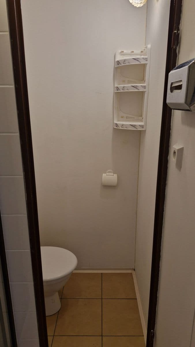 Pronájem bytu 1+1 35 m², Na Výšině, Ústí nad Labem, Ústecký kraj Pronájem bytu 1+1 35 m², Na Výšině, Ústí nad Labem, Ústecký kraj