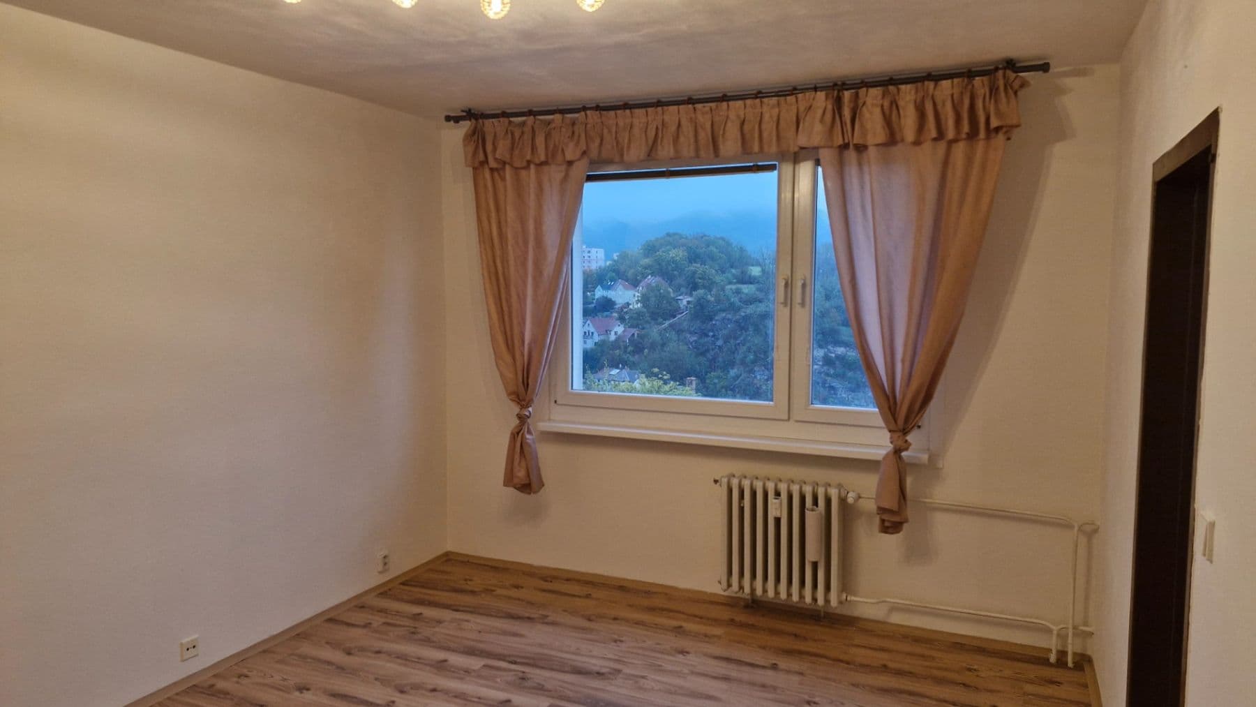 Pronájem bytu 1+1 35 m², Na Výšině, Ústí nad Labem, Ústecký kraj Pronájem bytu 1+1 35 m², Na Výšině, Ústí nad Labem, Ústecký kraj