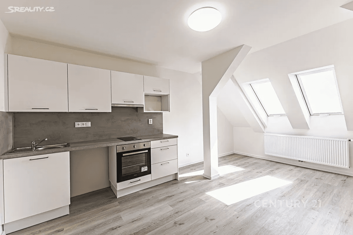 Pronájem bytu 2+kk 33 m², Humna, Kladno, Středočeský kraj Pronájem bytu 2+kk 33 m², Humna, Kladno, Středočeský kraj