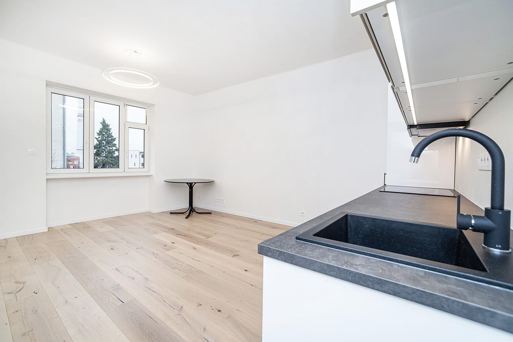Prodej bytu 1+kk 30 m², Brtnická, Praha, Praha Prodej bytu 1+kk 30 m², Brtnická, Praha, Praha