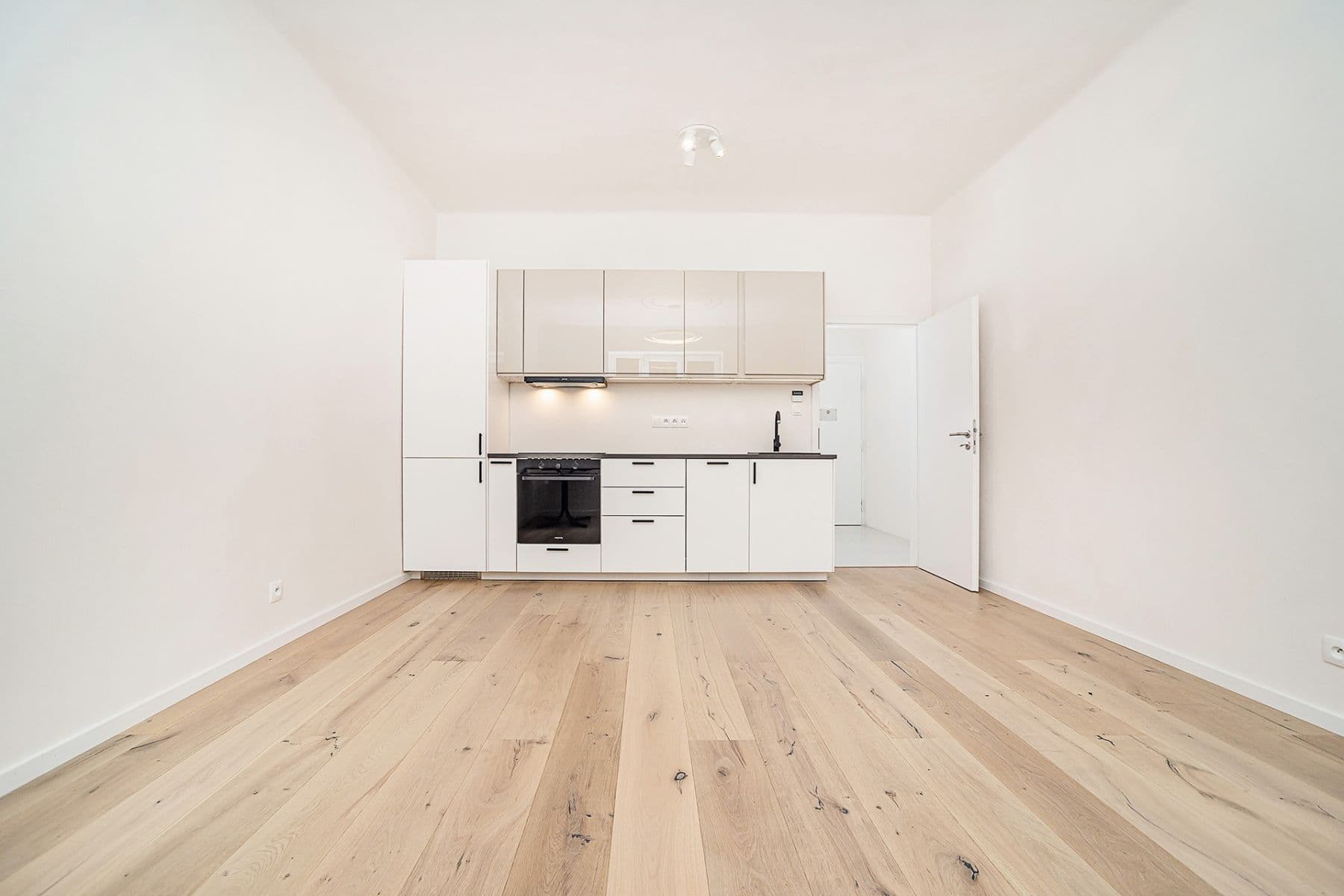 Prodej bytu 1+kk 30 m², Brtnická, Praha, Praha Prodej bytu 1+kk 30 m², Brtnická, Praha, Praha